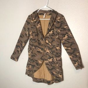 Mur Mur Camouflage Jacket Size Medium.